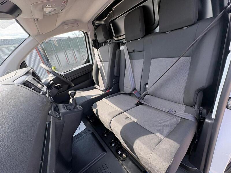 Peugeot Expert 1.5 BlueHDi 1000 Professional Premium + Long Panel Van 6dr Diesel Manual LWB Euro 6 (s/s) (100 bhp) - U18