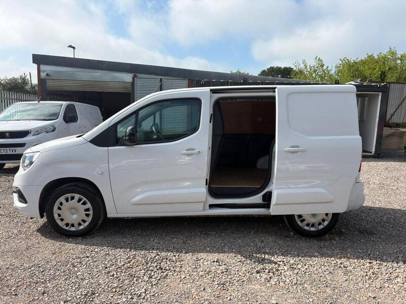 VAUXHALL COMBO COMBO L1 H1 1.5 Turbo D 2300 Pro - U20