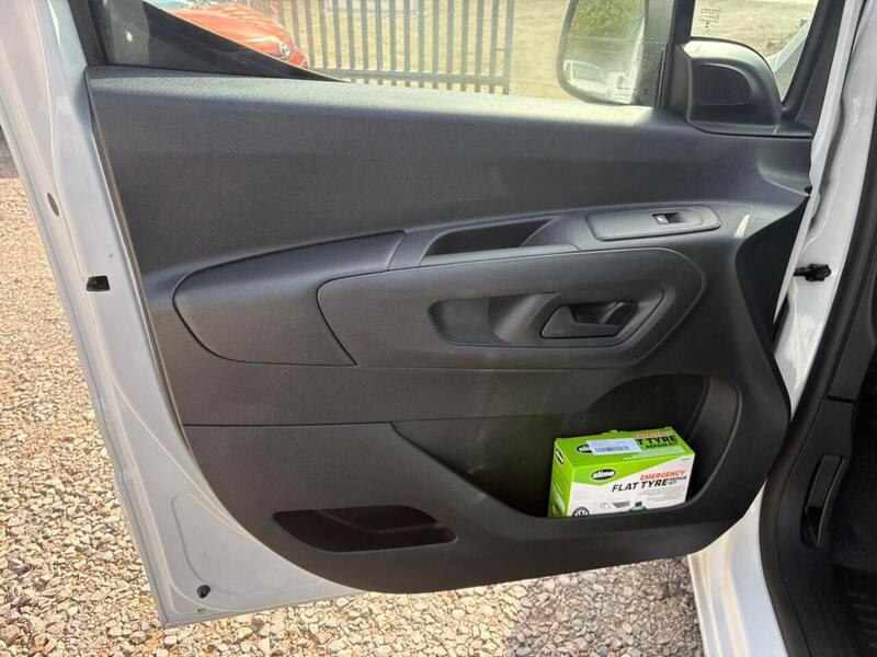 VAUXHALL COMBO COMBO L1 H1 1.5 Turbo D 2300 Pro - U20