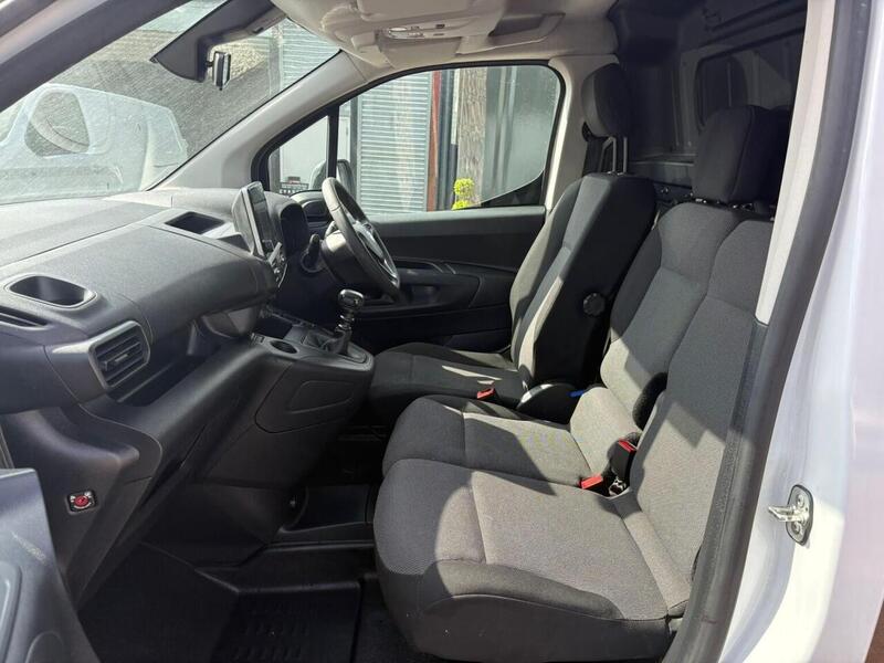 VAUXHALL COMBO COMBO L1 H1 1.5 Turbo D 2300 Pro - U20