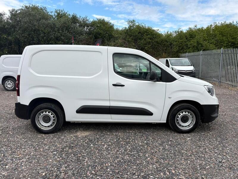 VAUXHALL COMBO COMBO 1.5 Turbo D 2000 Dynamic - U21