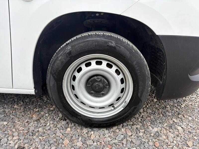 VAUXHALL COMBO COMBO 1.5 Turbo D 2000 Dynamic - U21