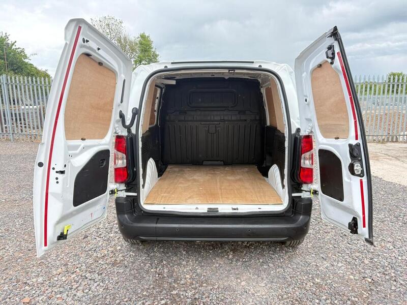 VAUXHALL COMBO COMBO 1.5 Turbo D 2000 Dynamic - U21