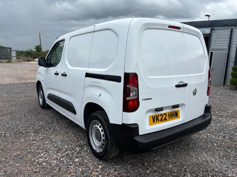 VAUXHALL COMBO COMBO 1.5 Turbo D 2000 Dynamic - U21