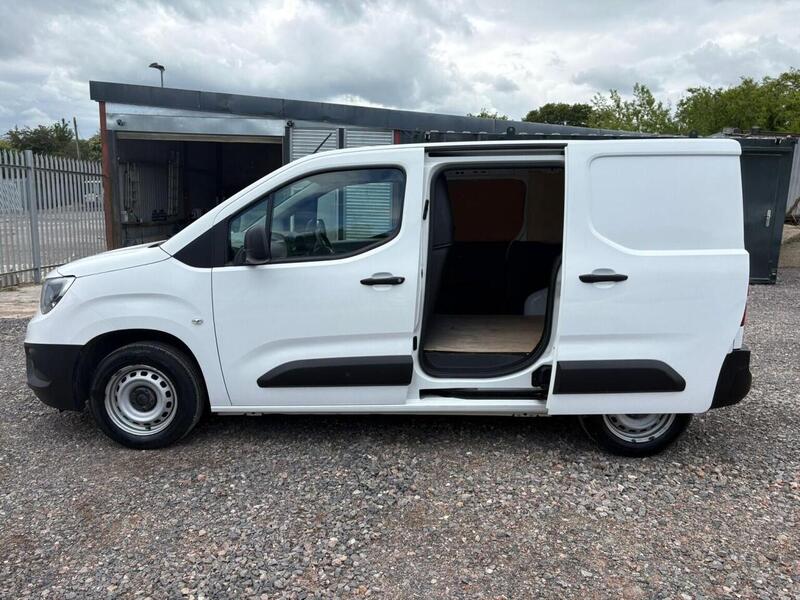 VAUXHALL COMBO COMBO 1.5 Turbo D 2000 Dynamic - U21
