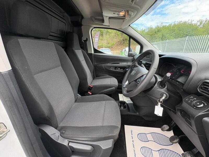 VAUXHALL COMBO COMBO 1.5 Turbo D 2000 Dynamic - U21