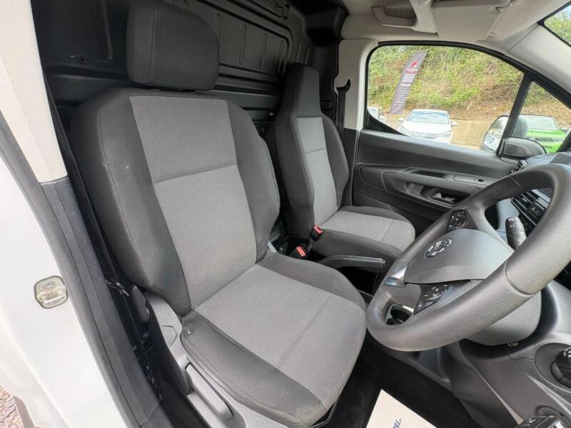 VAUXHALL COMBO COMBO 1.5 Turbo D 2000 Dynamic - U21