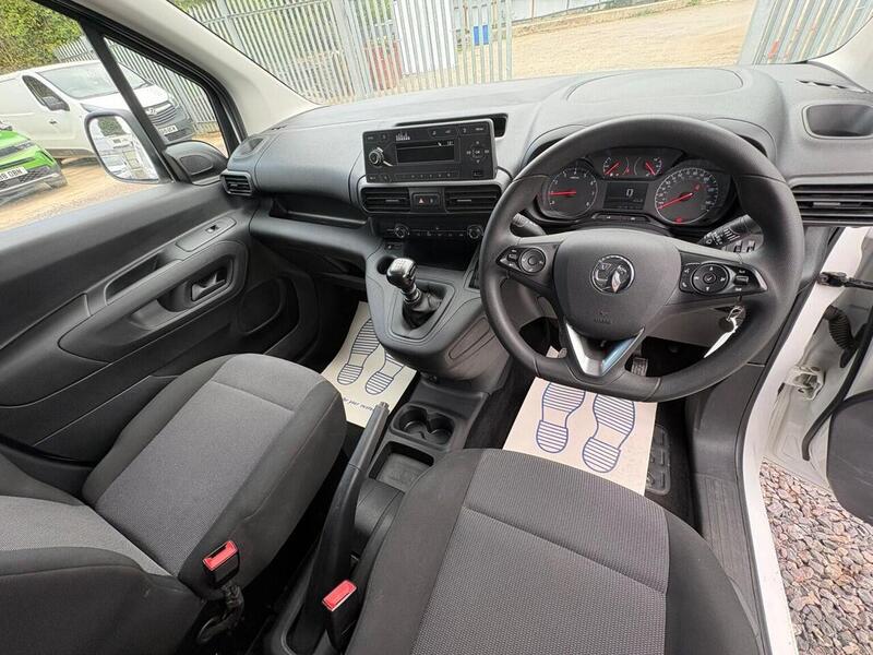 VAUXHALL COMBO COMBO 1.5 Turbo D 2000 Dynamic - U21