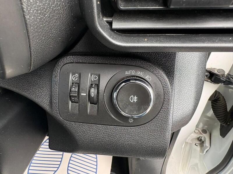 VAUXHALL COMBO COMBO 1.5 Turbo D 2000 Dynamic - U21