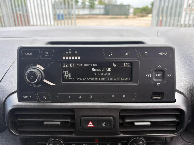 VAUXHALL COMBO COMBO 1.5 Turbo D 2000 Dynamic - U21