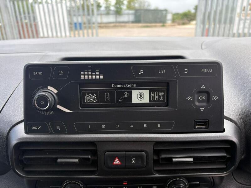 VAUXHALL COMBO COMBO 1.5 Turbo D 2000 Dynamic - U21