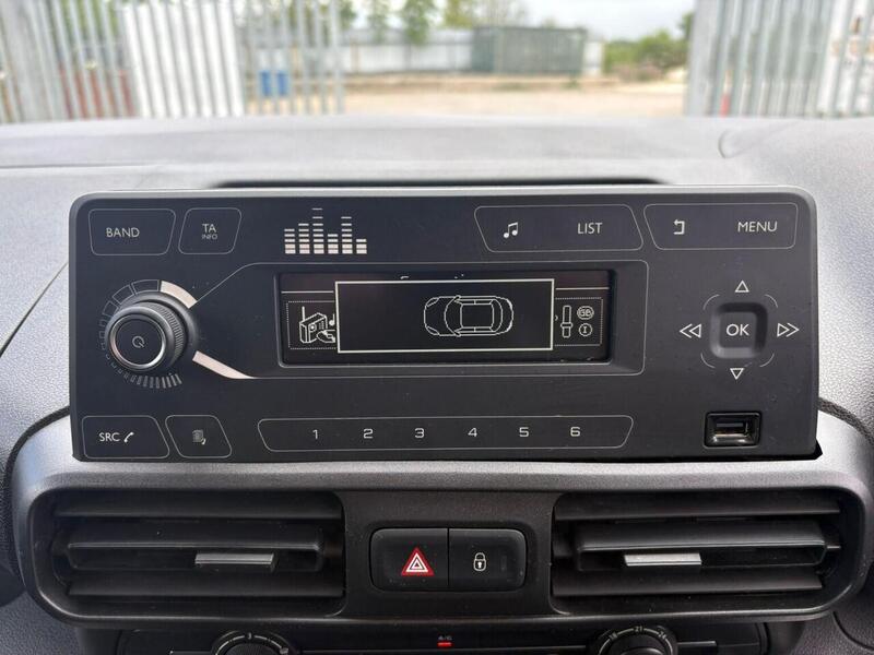 VAUXHALL COMBO COMBO 1.5 Turbo D 2000 Dynamic - U21