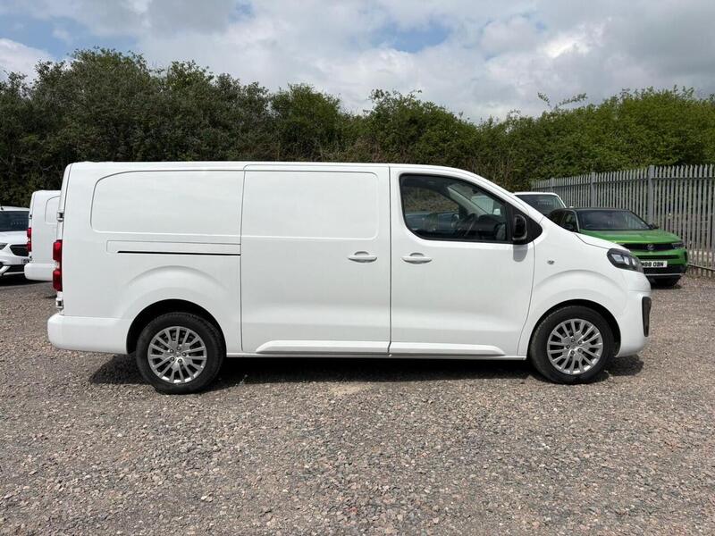 VAUXHALL VIVARO VIVARO L2H1 1.5 Turbo D 2900 Pro - U22
