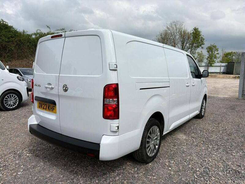 VAUXHALL VIVARO VIVARO L2H1 1.5 Turbo D 2900 Pro - U22