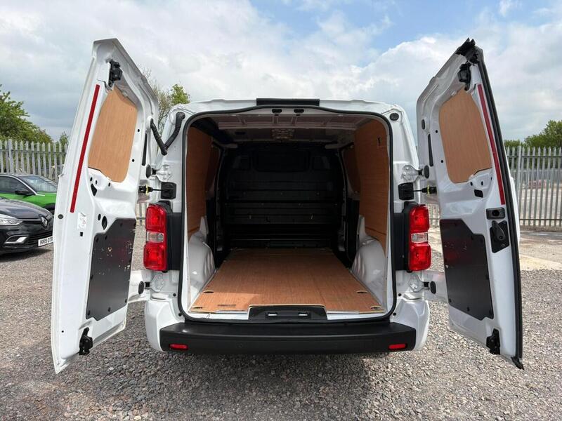 VAUXHALL VIVARO VIVARO L2H1 1.5 Turbo D 2900 Pro - U22