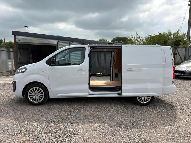 VAUXHALL VIVARO VIVARO L2H1 1.5 Turbo D 2900 Pro - U22