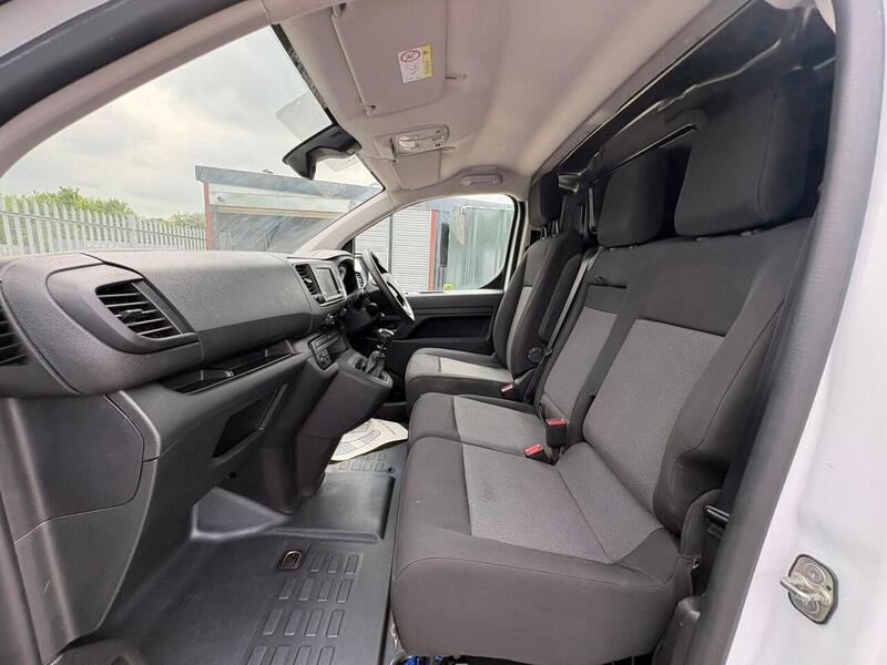 VAUXHALL VIVARO VIVARO L2H1 1.5 Turbo D 2900 Pro - U22