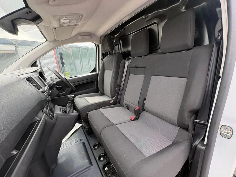 VAUXHALL VIVARO VIVARO L2H1 1.5 Turbo D 2900 Pro - U22