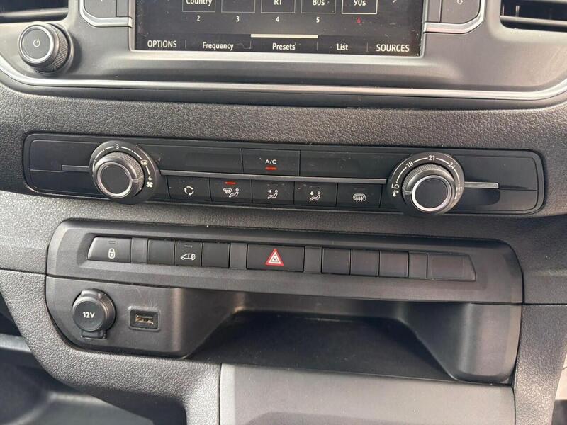 VAUXHALL VIVARO VIVARO L2H1 1.5 Turbo D 2900 Pro - U22