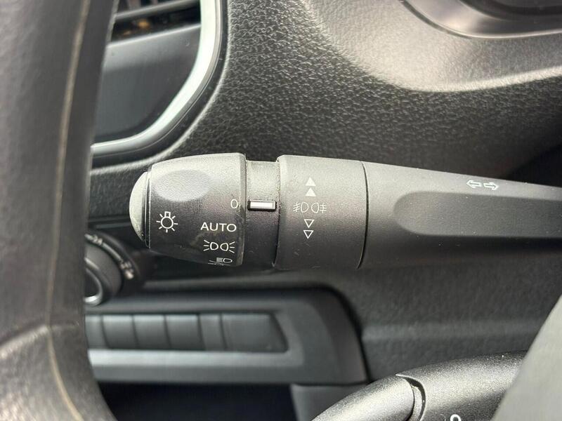 VAUXHALL VIVARO VIVARO L2H1 1.5 Turbo D 2900 Pro - U22