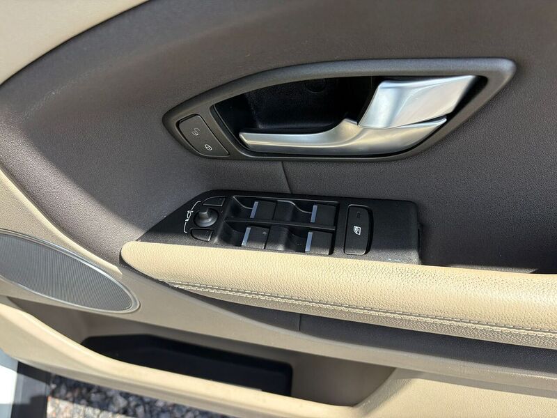 LAND ROVER RANGE ROVER EVOQUE RANGE ROVER EVOQUE 2.0 TD4 SE - U25