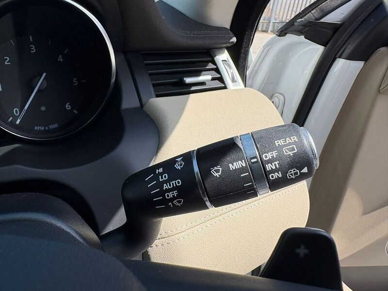 LAND ROVER RANGE ROVER EVOQUE RANGE ROVER EVOQUE 2.0 TD4 SE - U25
