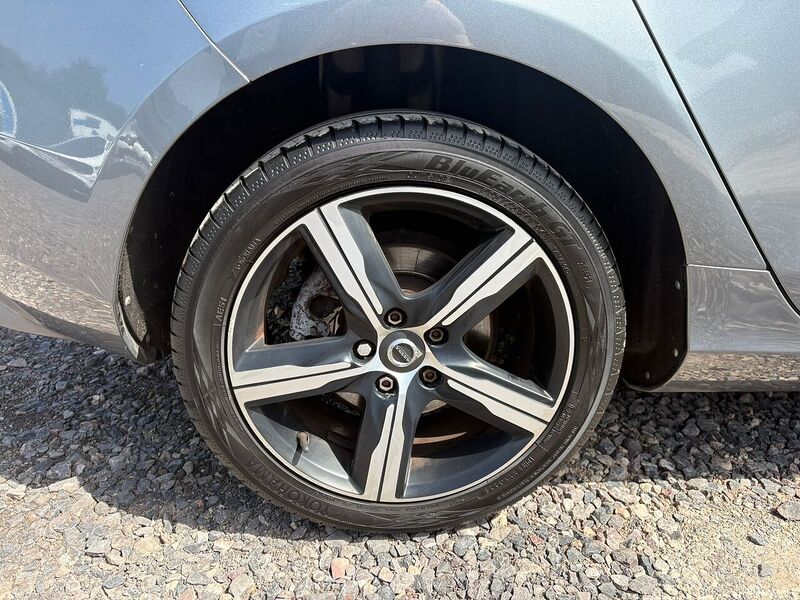 Volvo V40 2.0 D4 R-Design Nav Plus Hatchback 5dr Diesel Auto Euro 6 (s/s) (190 ps) - U27