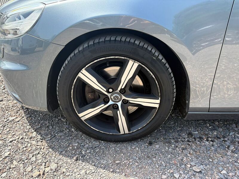 Volvo V40 2.0 D4 R-Design Nav Plus Hatchback 5dr Diesel Auto Euro 6 (s/s) (190 ps) - U27