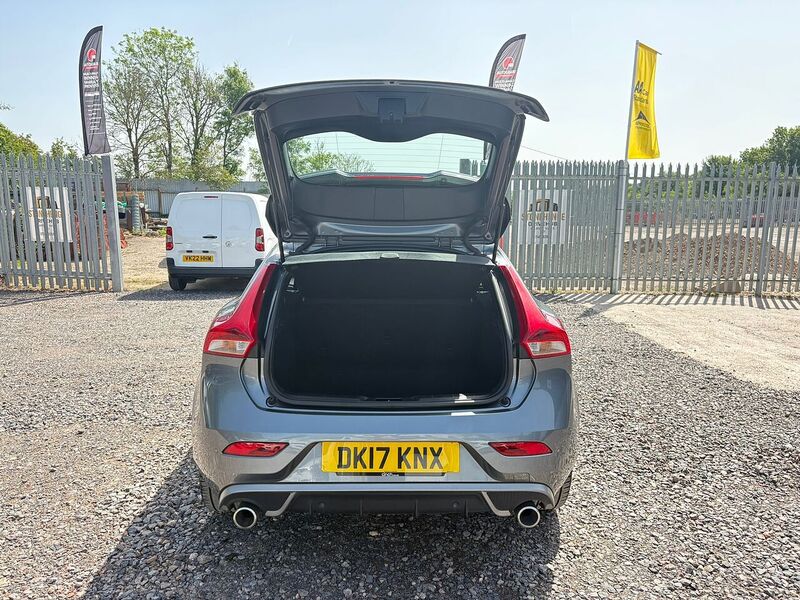 Volvo V40 2.0 D4 R-Design Nav Plus Hatchback 5dr Diesel Auto Euro 6 (s/s) (190 ps) - U27
