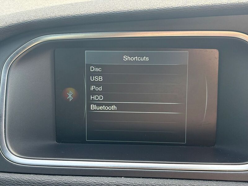 Volvo V40 2.0 D4 R-Design Nav Plus Hatchback 5dr Diesel Auto Euro 6 (s/s) (190 ps) - U27