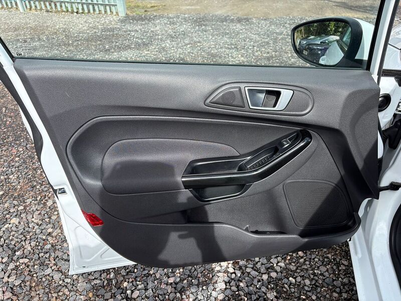Ford Fiesta 1.0T EcoBoost Titanium Hatchback 5dr Petrol Manual Euro 6 (s/s) (100 ps) - U28