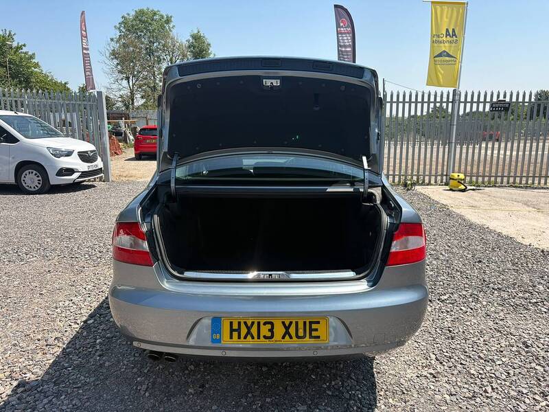 Skoda Superb 1.8 TSI Elegance Hatchback 5dr Petrol Manual Euro 5 (160 ps) - U36