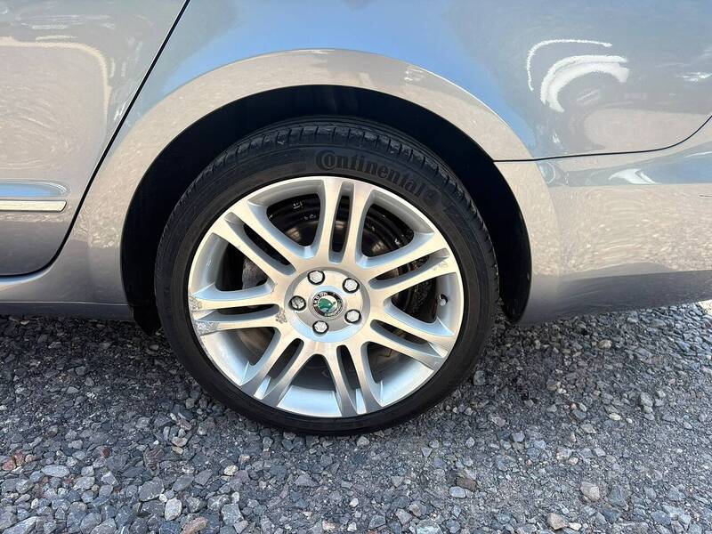 Skoda Superb 1.8 TSI Elegance Hatchback 5dr Petrol Manual Euro 5 (160 ps) - U36
