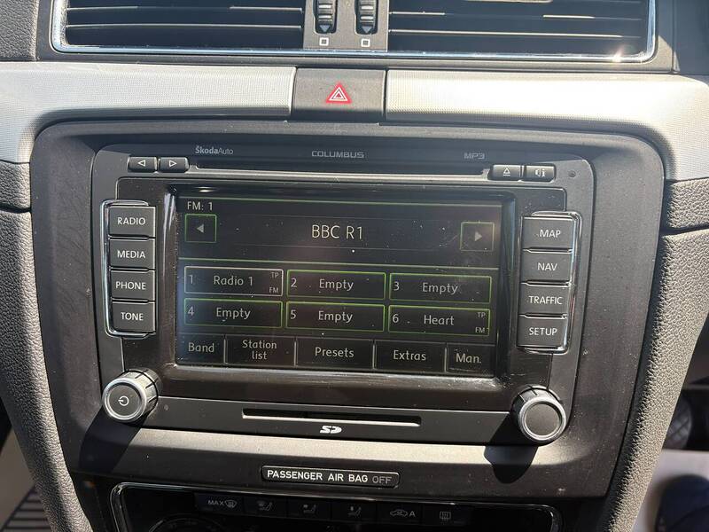 Skoda Superb 1.8 TSI Elegance Hatchback 5dr Petrol Manual Euro 5 (160 ps) - U36