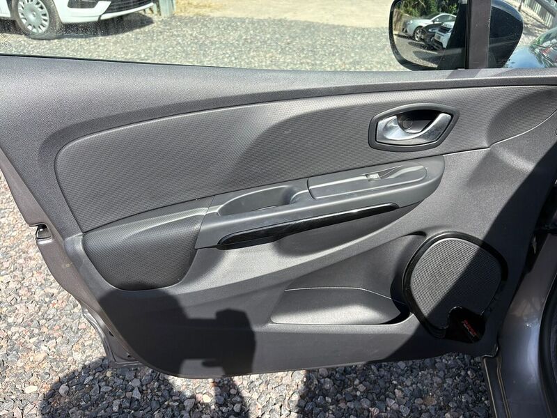 Renault Clio 0.9 TCe Dynamique S Nav Hatchback 5dr Petrol Manual Euro 6 (s/s) (90 ps) - U37