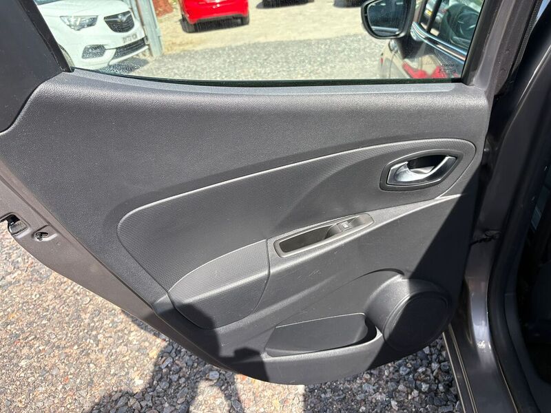 Renault Clio 0.9 TCe Dynamique S Nav Hatchback 5dr Petrol Manual Euro 6 (s/s) (90 ps) - U37