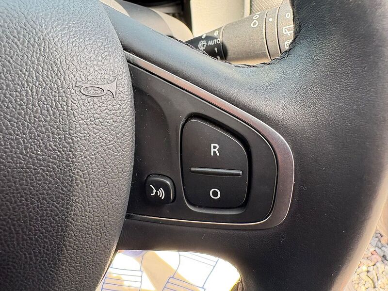 Renault Clio 0.9 TCe Dynamique S Nav Hatchback 5dr Petrol Manual Euro 6 (s/s) (90 ps) - U37