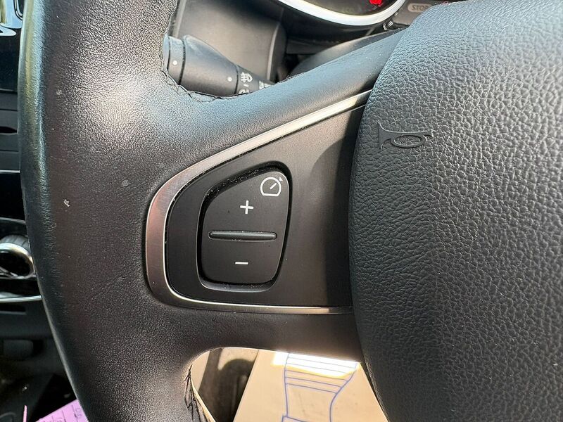 Renault Clio 0.9 TCe Dynamique S Nav Hatchback 5dr Petrol Manual Euro 6 (s/s) (90 ps) - U37