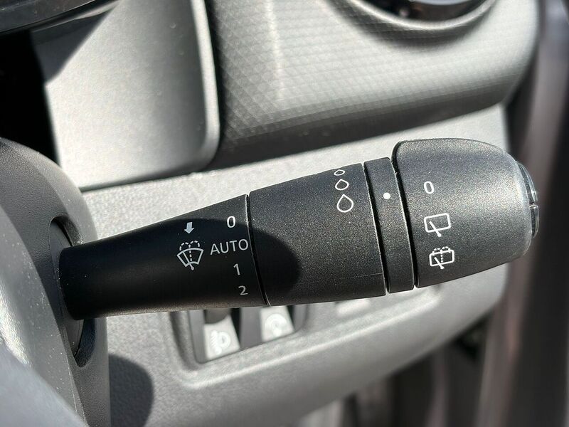 Renault Clio 0.9 TCe Dynamique S Nav Hatchback 5dr Petrol Manual Euro 6 (s/s) (90 ps) - U37