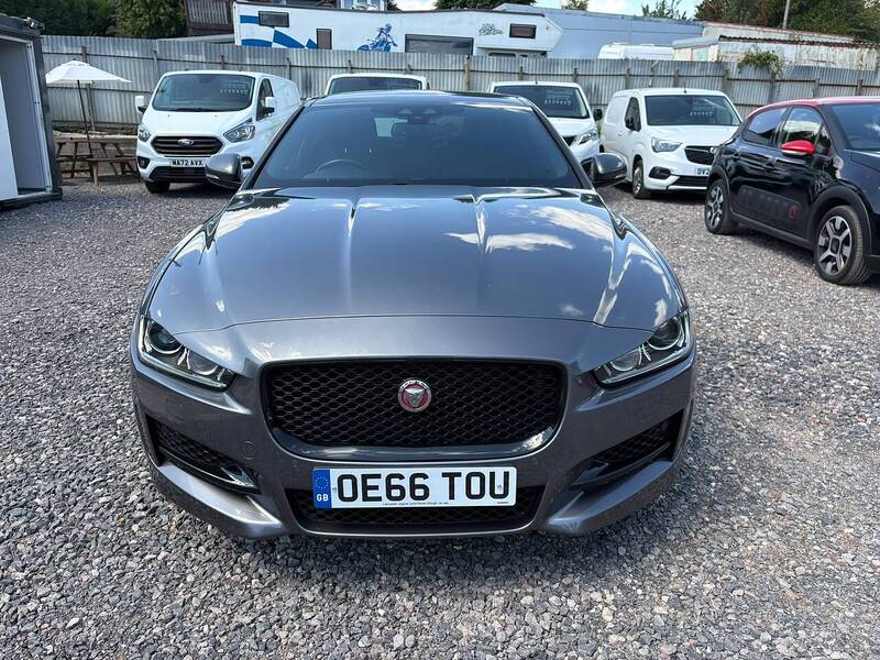Jaguar XE 2.0d R-Sport Saloon 4dr Diesel Auto AWD Euro 6 (s/s) (180 ps) - U43