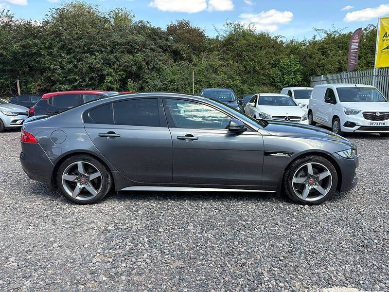 Jaguar XE 2.0d R-Sport Saloon 4dr Diesel Auto AWD Euro 6 (s/s) (180 ps) - U43