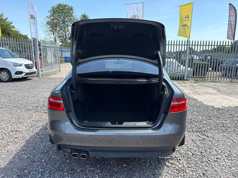 Jaguar XE 2.0d R-Sport Saloon 4dr Diesel Auto AWD Euro 6 (s/s) (180 ps) - U43