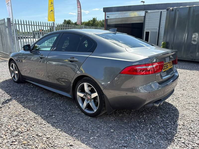 Jaguar XE 2.0d R-Sport Saloon 4dr Diesel Auto AWD Euro 6 (s/s) (180 ps) - U43