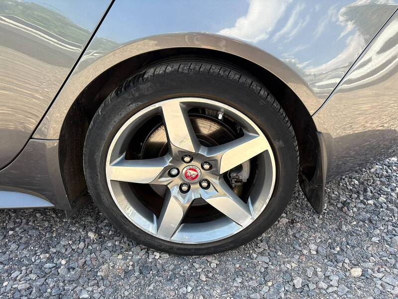 Jaguar XE 2.0d R-Sport Saloon 4dr Diesel Auto AWD Euro 6 (s/s) (180 ps) - U43