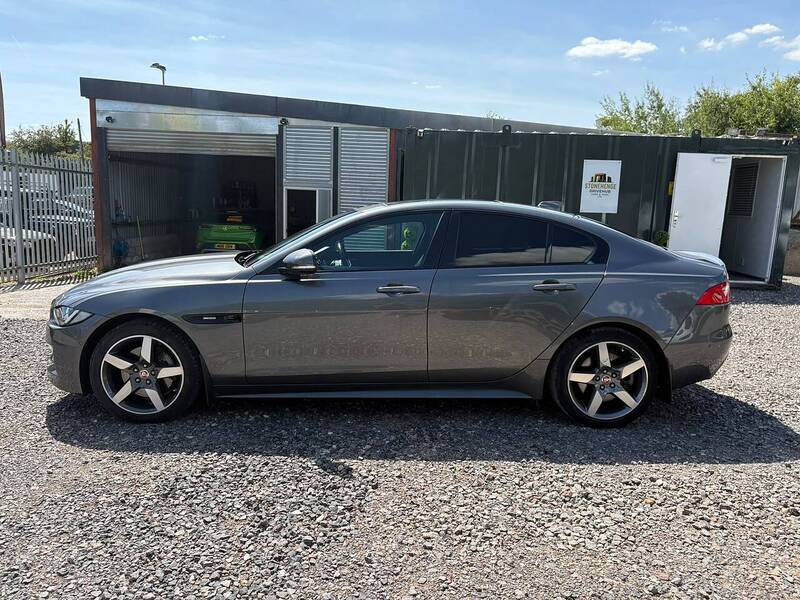 Jaguar XE 2.0d R-Sport Saloon 4dr Diesel Auto AWD Euro 6 (s/s) (180 ps) - U43