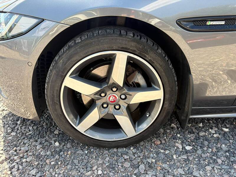 Jaguar XE 2.0d R-Sport Saloon 4dr Diesel Auto AWD Euro 6 (s/s) (180 ps) - U43
