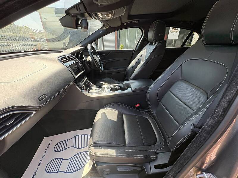 Jaguar XE 2.0d R-Sport Saloon 4dr Diesel Auto AWD Euro 6 (s/s) (180 ps) - U43