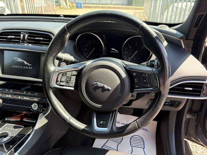 Jaguar XE 2.0d R-Sport Saloon 4dr Diesel Auto AWD Euro 6 (s/s) (180 ps) - U43