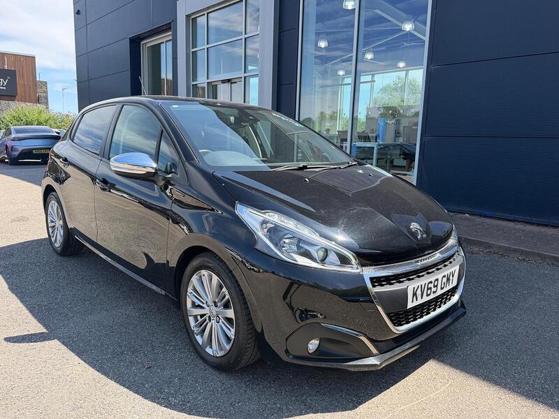 Peugeot 208 1.2 PureTech Signature Euro 6 (s/s) 5dr - U51