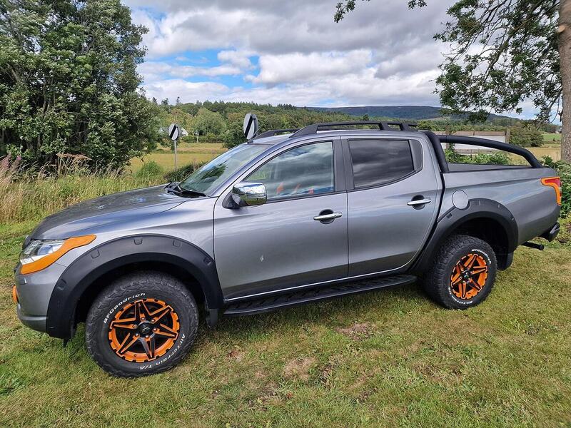 Mitsubishi L200 L200 2.4 DI-D DC Barbarian SVP II 4WD Euro 6 4dr - U1